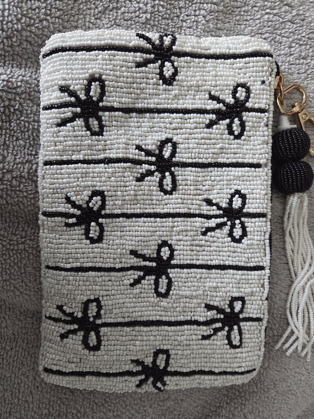 Viral Beaded Coin Purse, White Glass Beads With Black Glass Bead Bow Design. - Picture 2 of 4